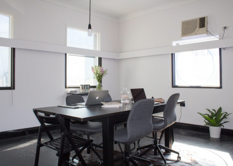 s-o-c-i-a-l-c-u-t-ZGqe7DaJn1w-unsplash